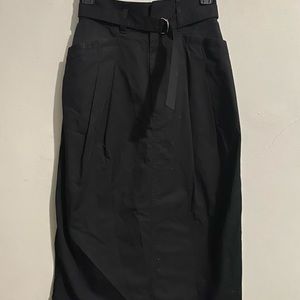 Uniqlo belted skirt